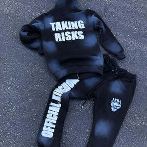 Chándal unisex de estilo urbano, negro, con capucha, manga larga, con estampado de 'Taking Risks' y texto oficial de 'Kingdom Side', para otoño. - Product Image 1