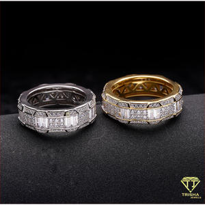 Anillo de Hombre de Plata 925 Personalizado de Primera Calidad con Diamante Cultivado en Laboratorio y Elegante Patrón de Piedras Multicapa - Product Image 3