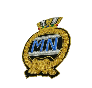 Diseña tus Propios Insignias de Moda de Lujo - Insignias Bordadas a Mano con Hilo Metálico, Ecológicas y Personalizables - Product Image 4