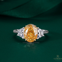 Cincin Tunangan/Pernikahan Tiga Batu Berlian Kuning Oval Custom Fancy Cut, Berlian Buatan Laboratorium, Emas Putih 9KT/10KT/14KT/18KT Bersertifikat IGI