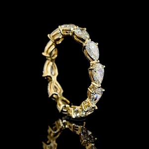 Bague demi-éternité personnalisée en or 14 carats avec diamant CVD HPHT en forme de poire de 1,75 carat, certifiée IGI, bijoux fins, directement du fabricant - Product Image 4