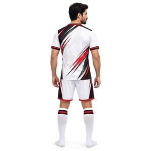 Tenue de football légère en tissu respirant, anti-humidité et construction durable, idéale pour l'entraînement régulier - Product Image 5
