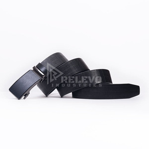 Ceintures en cuir de vachette de qualité supérieure, vente en gros, ceintures en cuir véritable faites à la main avec rivets métalliques, ceinture décontractée pour homme, B2B, faible MOQ - Product Image 1