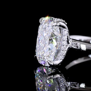 Bague de fiançailles personnalisée en or blanc 14 carats, certifiée IGI, avec un diamant de 3 carats de taille coussin allongée, solitaire à 4 griffes - Product Image 2