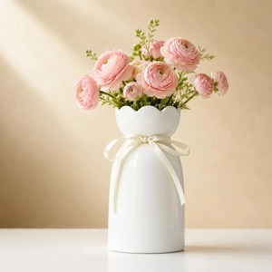 Vase en porcelaine blanche en forme de tulipe avec bord festonné et nœud en ruban, décoration minimaliste pour table, 8-16 pouces, finition mate - Product Image 4
