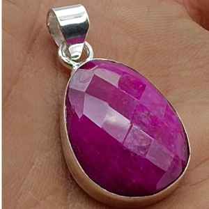 Pendentif en forme de croix en alliage de cuivre et rubis, fait main, haute qualité, bijoux de qualité supérieure pour femmes, vente en gros - Product Image 4
