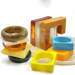 Creative Art Zone - Pulseras Elegantes de Resina para Mujer, Diseño Moderno de Primera Calidad para Uso Diario y de Fiesta - Product Image 3