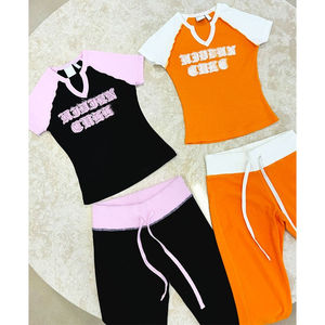 Conjunto de dos piezas de camiseta y pantalones cortos para mujer, estilo Y2K, con efecto desgastado, logotipo de diamantes de imitación, cuello en V de punto de algodón y costuras invertidas, nueva llegada. - Product Image 3