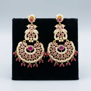 Boucles d'oreilles pendantes en laiton plaqué rhodium, imitation perle ovale sertie clos, bijoux tendance pour femme, mariage et soirée - Product Image 3