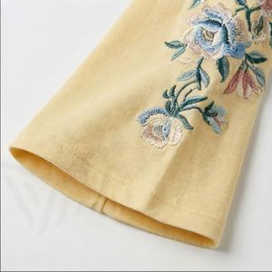 Camiseta de Mujer Personalizada de Alta Calidad, Corte Ajustado, Bordada, con Cuello Redondo y Diseño Estampado para Ropa Casual de Verano - Product Image 6