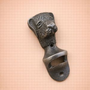 Décapsuleur mural en fonte en forme de tête de chien, design animalier majestueux, robuste, pour un retrait facile des bouchons, décoration de bar rustique - Product Image 1