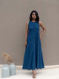 เดรสยาวคอเหลี่ยมสำหรับผู้หญิง ออกแบบโดยดีไซเนอร์ พิมพ์ลายดอกไม้ ชุดเดรสสายเดี่ยวสีสันสดใส พิมพ์ลายด้านหลังเปลือย ทรงเอไลน์ - Product Image 4