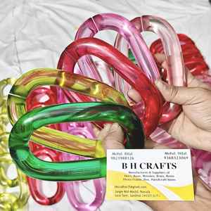 Décoration intérieure : Chaînes en résine personnalisables, très grandes et aux couleurs claires, maillons en résine multicolores de grande taille disponibles. - Product Image 1