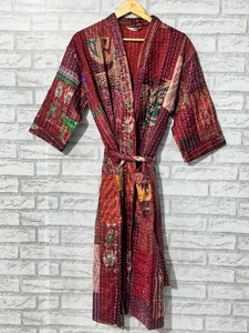 Robe en soie Patola patchwork Kantha : Couverture de plage bohème, veste longue - Product Image 1