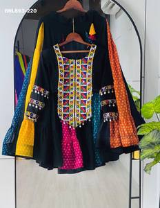 Algodón de rayón de alta calidad con diseño de volantes multicolor Bandhani Kali con blusa negra con cinturón y trabajo Lehenga-Kutcchi, moda femenina. - Product Image 6