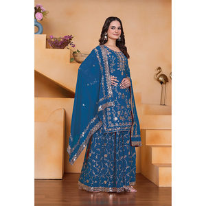Collection de vêtements indiens de créateurs pour occasions festives, en faux georgette avec broderies de sequins, ensemble sharara, en promotion. - Product Image 1