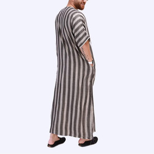 เสื้อผ้ามุสลิมแบบเรียบร้อยพร้อมโลโก้สั่งทำได้ในราคาที่เหมาะสม ชุดญุบบะห์ผู้ชายแบบหรูหราสไตล์อาหรับ คอตั้ง เสื้อคลุมยาว / ทาวบ์ - Product Image 4