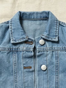 Veste en jean délavé décontractée pour femme, couleur unie, boutonnée, coupe classique, pour le printemps, en tissu de coton bleu clair - Product Image 5