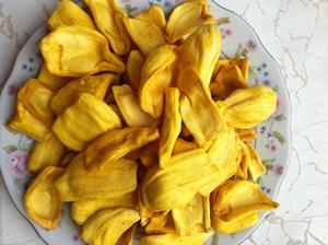 Jackfruit séché de qualité supérieure, frit sous vide, croustillant, collation de fruits tropicaux, sain et sucré, chips 100% naturelles de jackfruit, export en vrac du Vietnam - Product Image 1