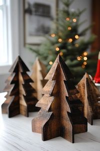 Décoration de Noël rustique en bois, sapin de Noël artisanal en bois naturel pour table, élégant centre de table festif pour la maison, le bureau - Product Image 3