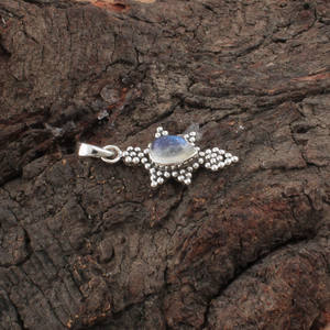 จี้ห้อยคอเงินแท้ 925 ชุบแพลตตินัม ประดับด้วยมูนสโตนสีรุ้งธรรมชาติ ดีไซน์แบบจุด ประกายสีฟ้า วินเทจ ทำมือ - Product Image 1