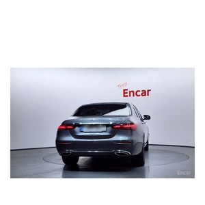 Mercedes-Benz Clase E E300e 4MATIC Exclusive Automático con Volante a la Izquierda y Cámara Trasera, Modelo Marzo 2023, 21,500 km - Product Image 4