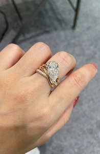 Bague en or rose 14 carats avec diamant de laboratoire certifié IGI, taille poire 2,00 carats, coupe East West, avec pierres latérales, pour femme, idéale pour fiançailles et anniversaire - Product Image 3