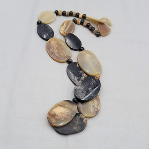 Collar de Moda de Cuerno de Búfalo Natural para Mujer, Ideal para Bodas, Fiestas y Aniversarios, Agrega un Toque Salvaje a tu Compromiso - Product Image 4