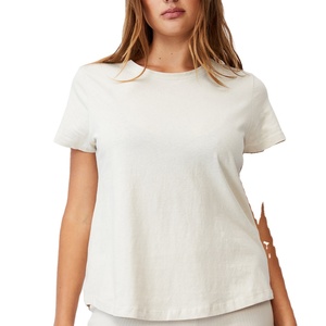 Camiseta Corta Personalizada con Costuras en Contraste, Camiseta con Logotipo Impreso Personalizado, Top Corto para Mujer, Camiseta para Bebé - Product Image 1