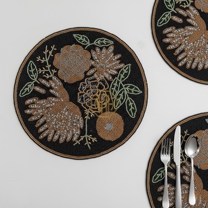 NOORIMS AKBAR ARTISANAT – Sets de table de luxe faits main en tissu satiné perlé, motifs colorés personnalisables, export en gros - Product Image 6