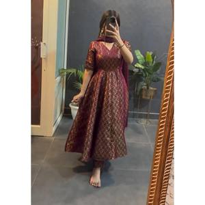 Vestido Largo de Seda Suave de Moda con Dupatta Naranja - Product Image 1