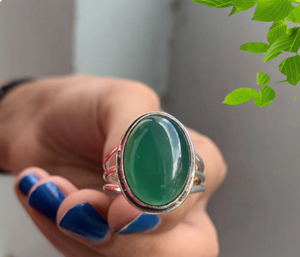 แหวนพลอยออนิกซ์สีเขียว งานแฮนด์เมด ดีไซน์เนอร์ สร้อยข้อมือเครื่องประดับสุดหรู - Product Image 4