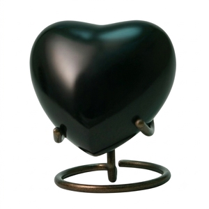 Urne funéraire artisanale noire haut de gamme en forme de cœur - Petite urne métallique pour cendres humaines avec support de présentation - Product Image 1