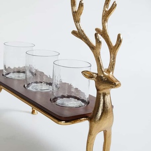 Portavelas de Cristal con Diseño Innovador y Base de Metal con Forma de Reno, Hecho a Mano para Centros de Mesa de Navidad y Bodas - Product Image 4