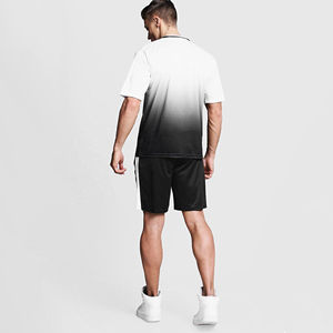 Ensemble T-shirt dégradé et short noir pour homme – Ensemble deux pièces col rond avec short assorti – Tenue décontractée et de sport - Product Image 2