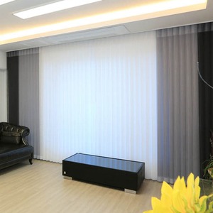 [Worldblind] Rideau vertical motorisé en polyester filtrant la lumière, télécommandé, Uni-curvers Smart Dream Vertical - Product Image 1