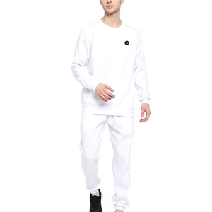 Conjunto deportivo moderno para hombre para uso diario informal con material suave, ajuste cómodo y diseño moderno. - Product Image 1