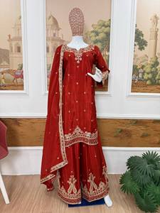 Salwar Kameez indien traditionnel rouge avec broderie dorée, longueur au sol, tenue de mariage pour femmes, polyester, coupe classique, toutes saisons - Product Image 4