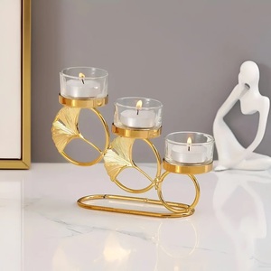 Candelabro de Metal Ecológico y Duradero de Diseño Clásico, Recubierto en Negro, Lujoso y Único para el Hogar, Eventos y Fiestas, Decorativo - Product Image 1