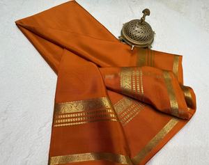 Sari de Seda Crepé de Viscosa Pura con Diseño Tradicional Indio y Borde Decorativo de Elefantes - Product Image 2