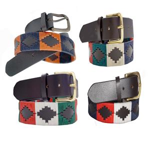 Ceinture de polo argentine faite à la main en cuir véritable pleine fleur de vache argentine de qualité supérieure, marron, avec broderie bleue, beige et rouge - Product Image 1