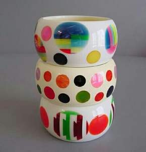 Brazalete de resina con patrón multicolor para mujer, brazalete redondo grueso de acetato, joyería para fiesta, adorno para la mano. - Product Image 2