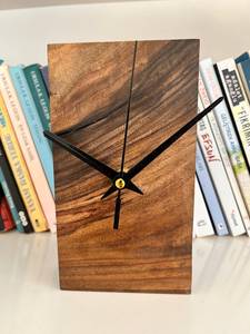 Horloge de bureau en bois artisanale, décoration d'intérieur faite à la main, horloge de table intelligente, alimentée par piles, chambre à coucher, bureau, salon, salle à manger - Product Image 6