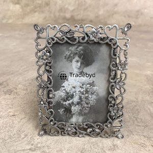 Elegante Marco de Fotos Metálico de Lujo para Mesa, Exhibición de Imágenes Decorativa de Tradebyd - Product Image 2