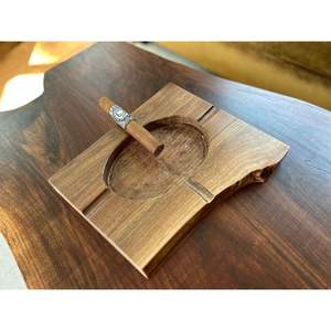 Cendrier en bois naturel écologique, accessoire pour fumer - Product Image 1