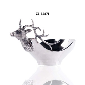 Cuenco Decorativo de Metal Hecho a Mano con Cabeza de Ciervo 38x23x22cm Escultura Animal Contemporánea para Mesa de Salón Diseño Artístico - Product Image 2