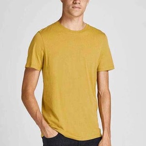Camiseta de Manga Corta Negra de Corte Regular con Estampado Digital para Hombre, Cuello Redondo, Tejido de Poliéster/Algodón, Informal, Jersey Frontal, Ecológica - Product Image 4