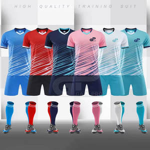 Ensemble de tenue de football respirante pour hommes, maillot et short à séchage rapide, idéal pour les jeux en plein air, les entraînements et les compétitions - Product Image 5