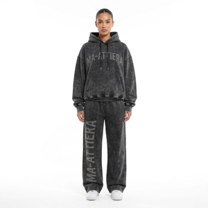 Conjunto de Sudadera con Capucha y Pantalones Jogger para Mujer, Color Gris Carbón, Lavado Ácido, Algodón y Felpa, Ropa Deportiva Urbana, Venta al Por Mayor OEM - Product Image 1