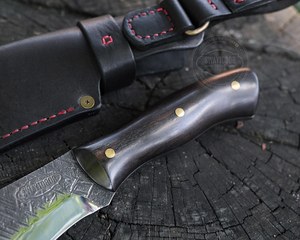 Cuchillo Zombie de Acero de Damasco con Punta Caída, Mango de Madera y Borde Biselado de 0.6 mm de Grosor - Product Image 2